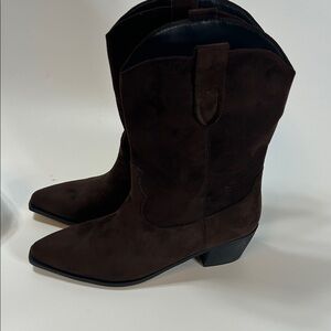 NWT XBKXMK Women's Brown (Chocolate)Suede Boots